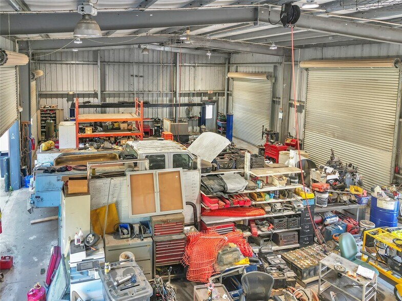 More Photos Of 875 Lakeview Dr, Deland Warehouse For Sale