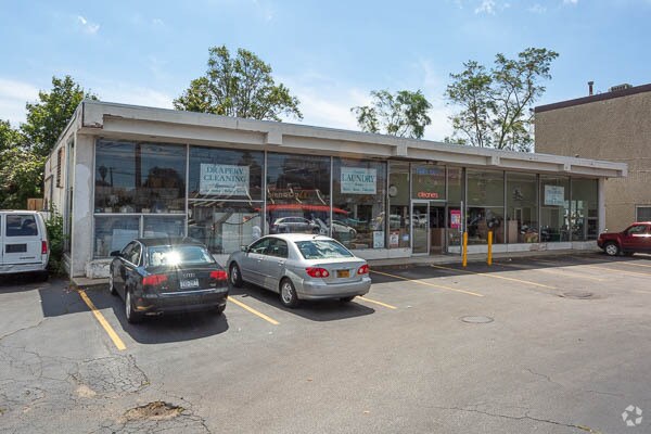 More Photos Of 1818 Merrick Rd, Merrick General Retail For Sale