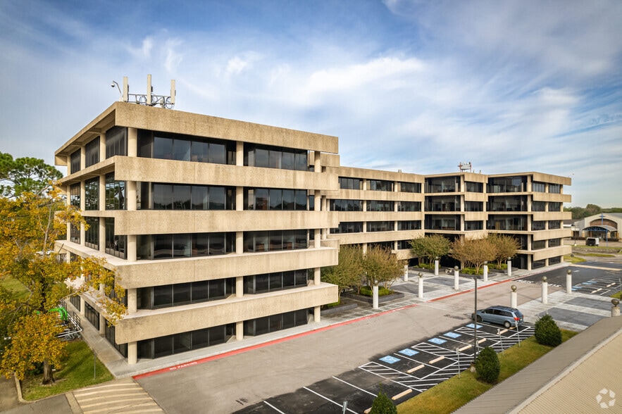 More Photos Of 1325 S Dairy Ashford Rd, Houston Office For Lease