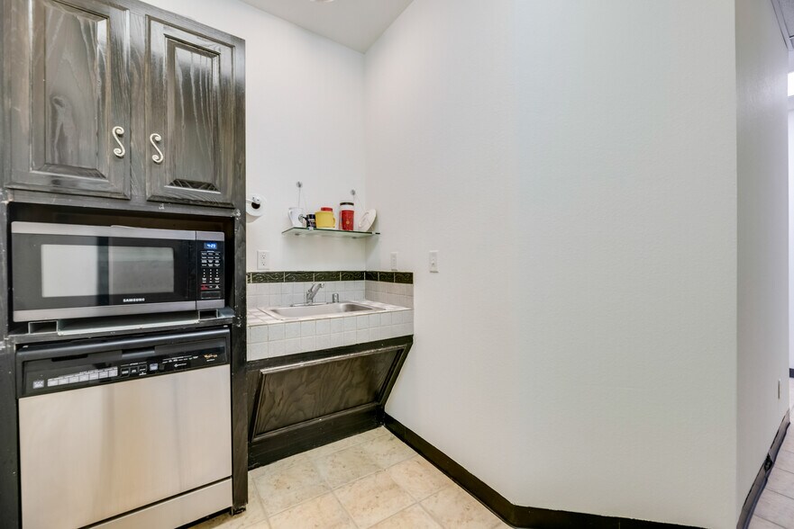 More Photos Of 5172 Village Creek Dr, Plano Medical For Sale