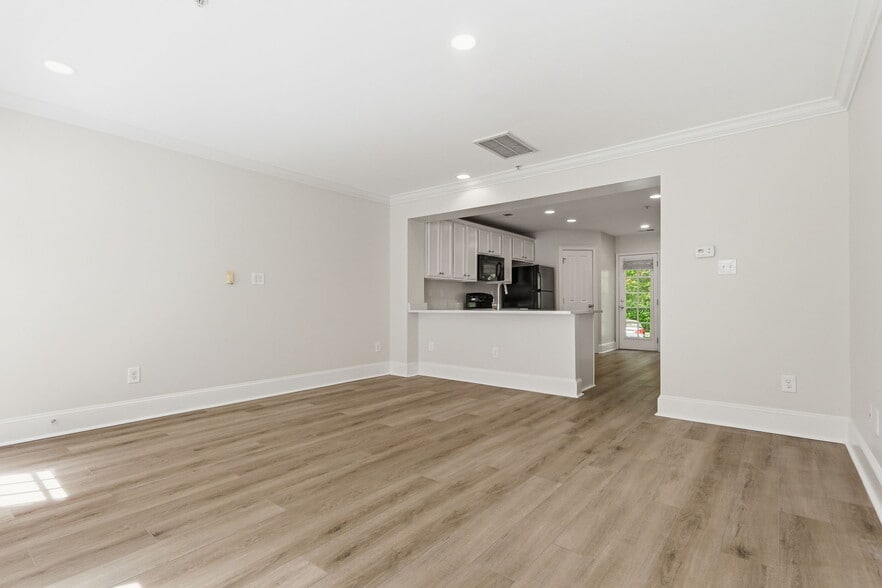 More Photos Of 5306-5320 Park Rd, Charlotte Apartments For Sale