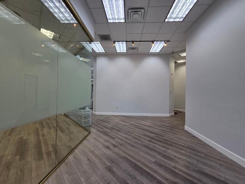 More Photos Of 2435 W Horizon Ridge Pky, Henderson Medical For Lease