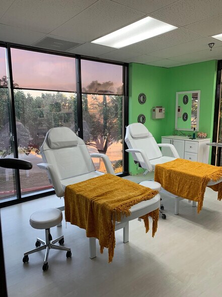 More Photos Of 415 E Airport Fwy, Irving Loft Creative Space For Sale