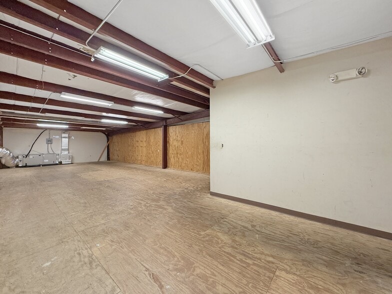 More Photos Of 2719 McFarland Blvd E, Tuscaloosa General Retail For Lease