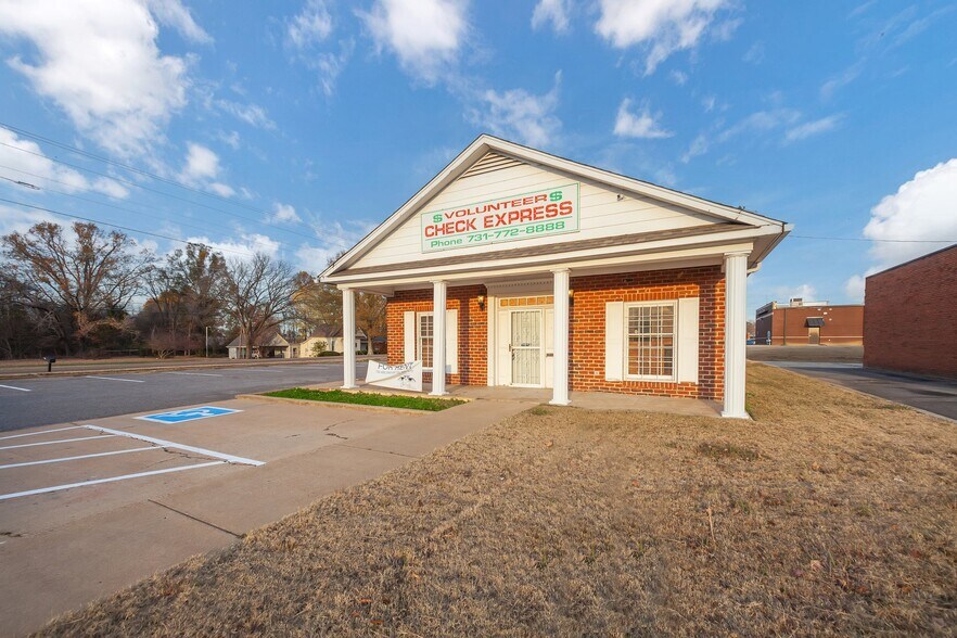 More Photos Of 1368 N Washington Ave, Brownsville Office For Lease
