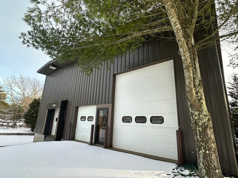 More Photos Of 22 A St, Edgartown Warehouse For Sale