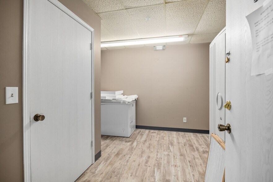 More Photos Of 3919 Messanie St, Saint Joseph Office For Sale