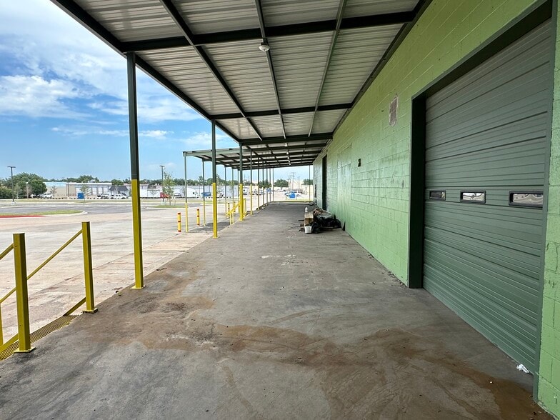 More Photos Of 1714 14th St, Plano Manufacturing For Lease