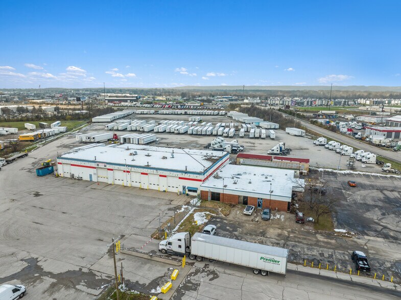 More Photos Of 1800 Progress Way, Jeffersonville Service For Lease