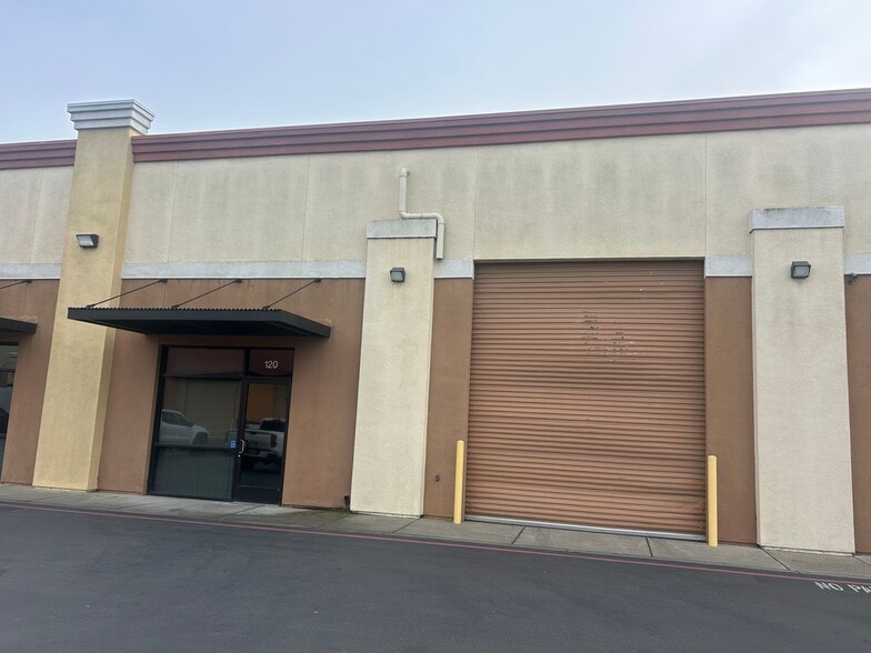 Primary Photo Of 1416 Mariani Ct, Tracy Warehouse For Sale