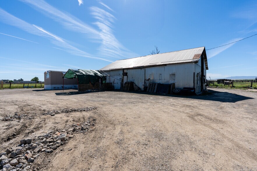 More Photos Of 23429 Highway 152, Los Banos Land For Sale