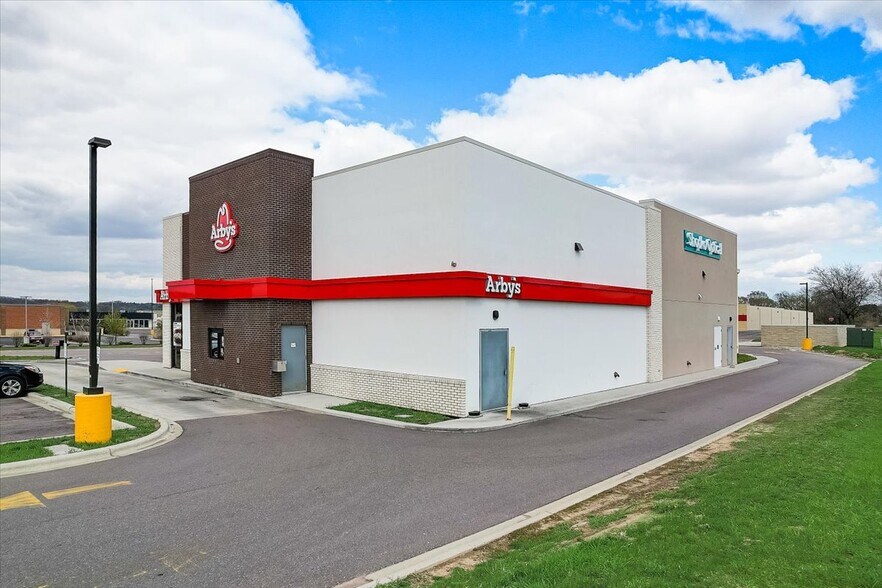 More Photos Of 2921 New Pinery Rd, Portage Fast Food For Sale