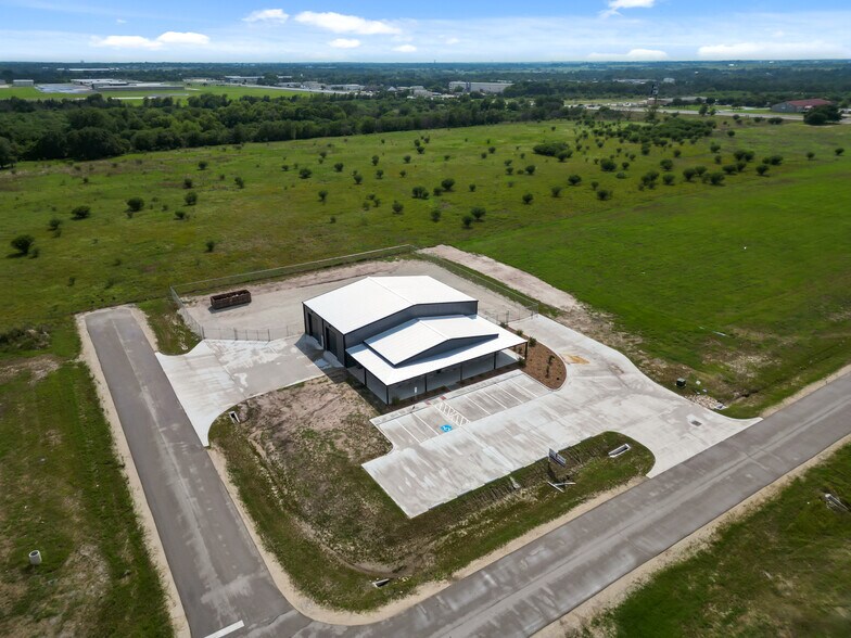 More Photos Of 4084 Gulfstream Dr, Bryan Warehouse For Sale