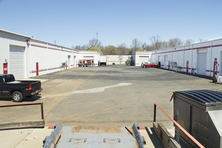 More Photos Of 159 Barley Park Ln, Mooresville Manufacturing For Lease