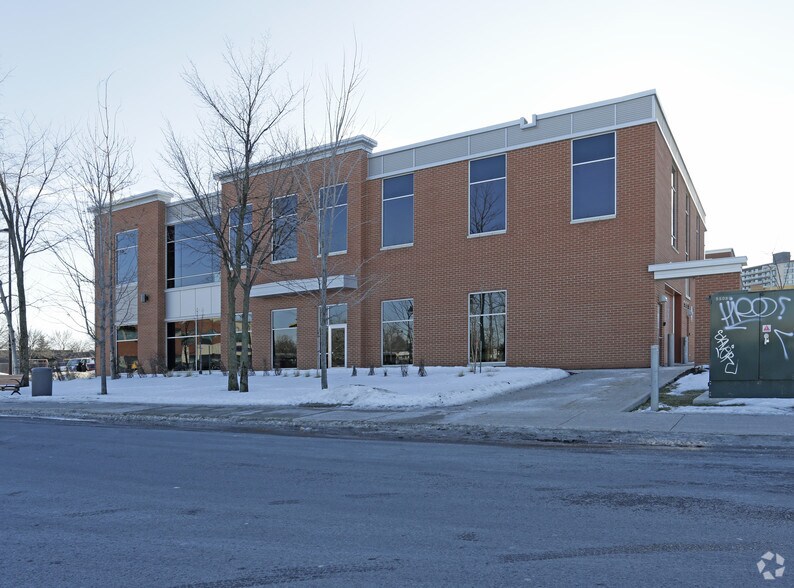 More Photos Of 1275 Ch du Tremblay, Longueuil Office For Lease