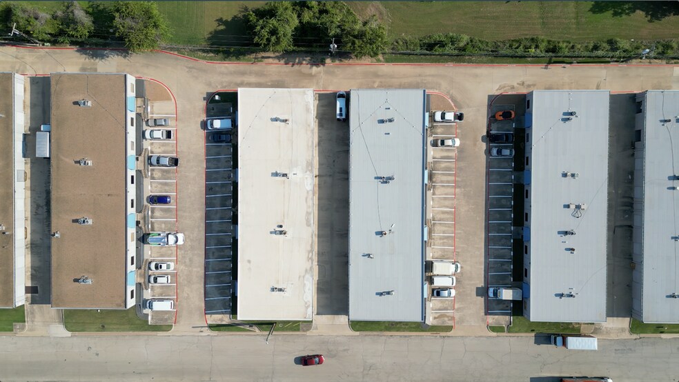 More Photos Of 1510 Randolph St, Carrollton Unknown For Lease