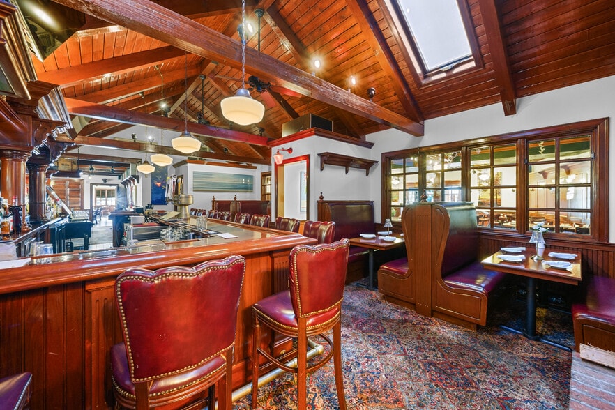 More Photos Of 488 South St, Hyannis Restaurant For Sale