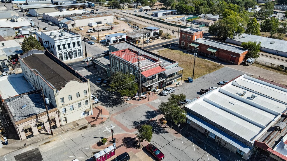 More Photos Of 301 S Saint Charles St, Brenham General Retail For Sale
