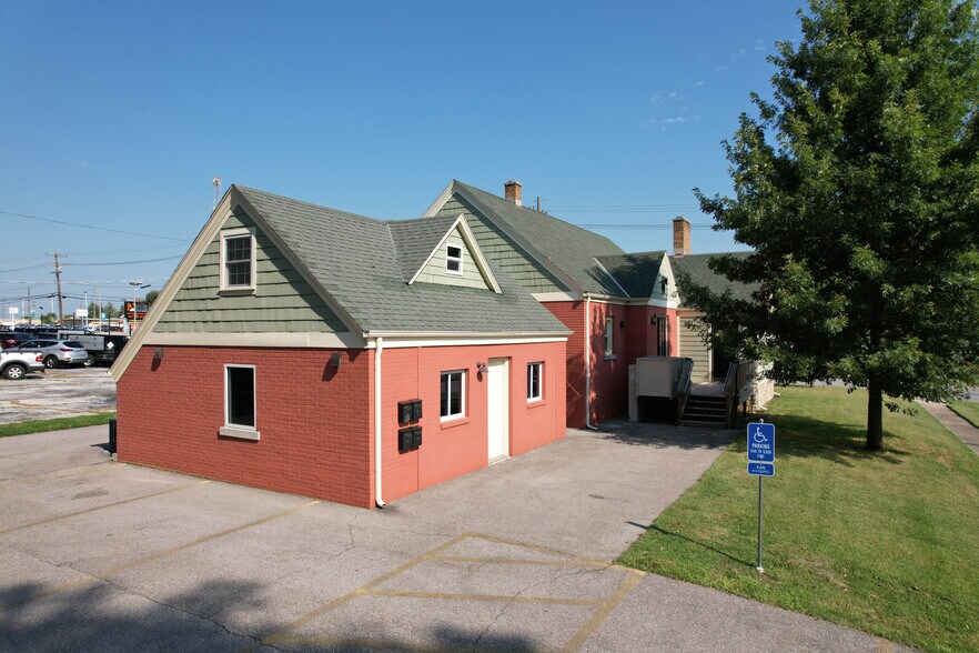 More Photos Of 1484 E Saint Louis St, Springfield Office For Sale
