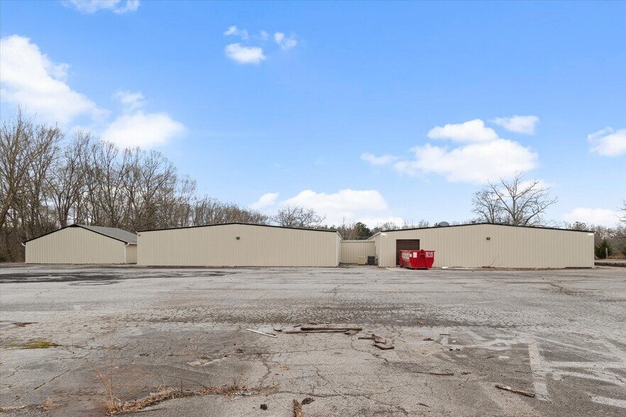 More Photos Of 1811-1813 Old Estill Springs Rd, Tullahoma Warehouse For Sale