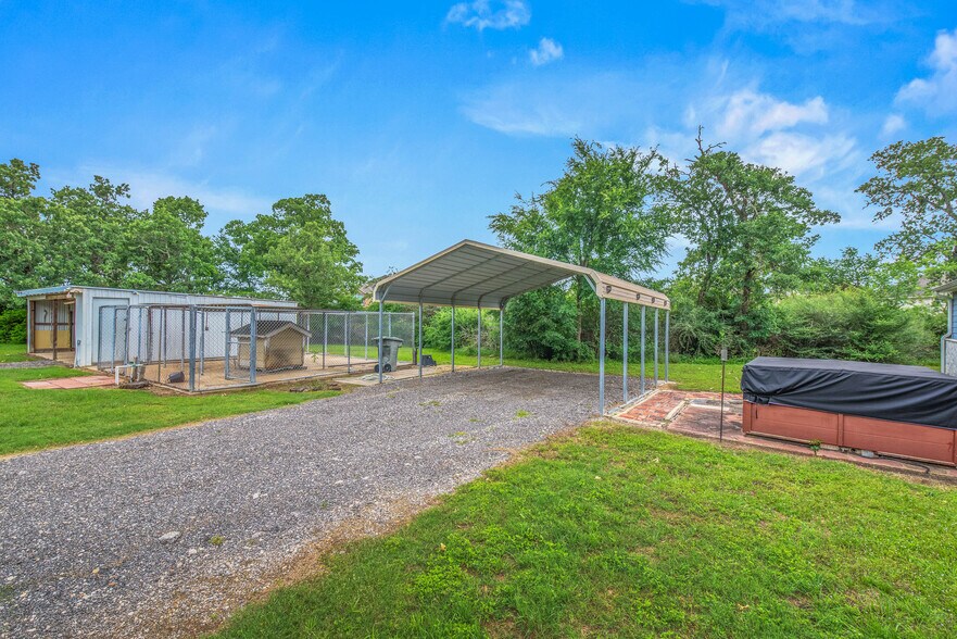 More Photos Of 13863 FM 2154 Rd, College Station Showroom For Sale