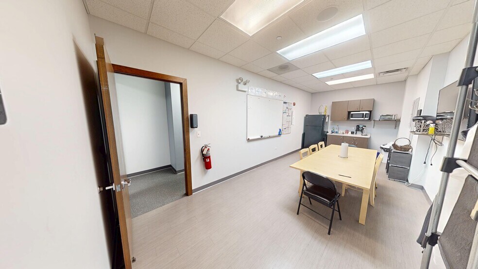 More Photos Of 1229 W Washington Blvd, Chicago Office For Lease