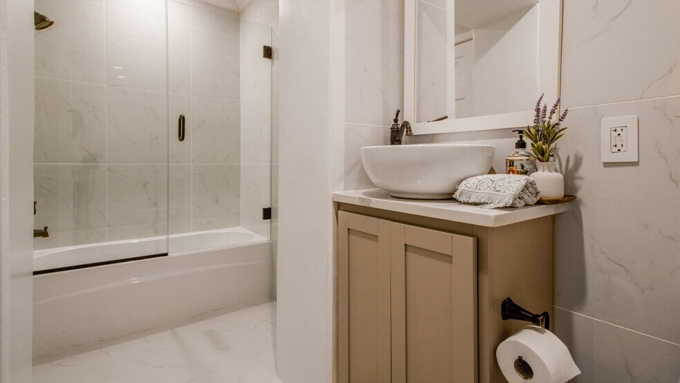 More Photos Of 1414-1416 Pennsylvania Ave SE, Washington Apartments For Sale