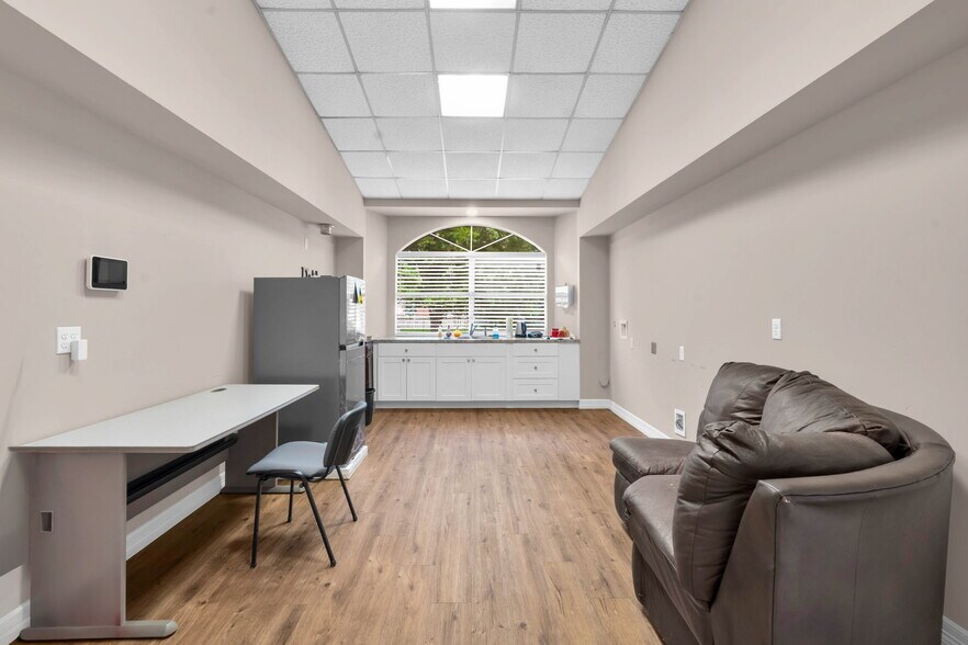 More Photos Of 22830 Fritz Ln, Spring Office Residential For Lease