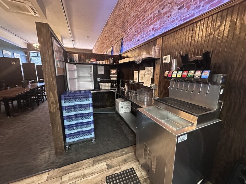 More Photos Of 119 2nd Ave NE, Austin Storefront For Lease