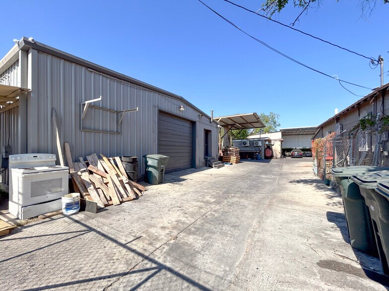 More Photos Of 1401 Guatemozin St, Laredo Warehouse For Sale
