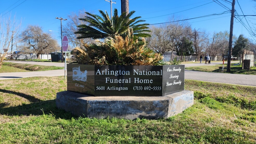 More Photos Of 5601 Arlington St, Houston Funeral Home For Sale