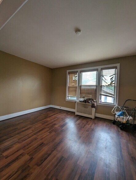 More Photos Of 212 Myrtle Ave, Jersey City Apartments For Sale