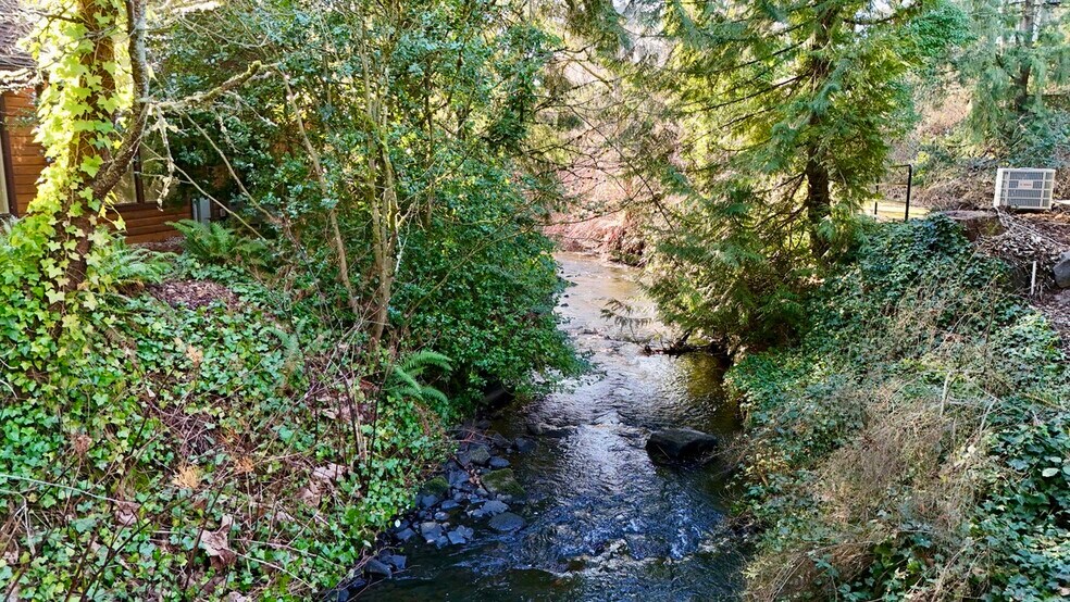 More Photos Of 13629 NE Bel Red Rd, Bellevue Office For Lease