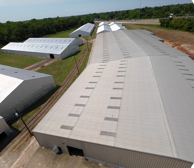 More Photos Of 701 Xavier St, Alexandria Industrial For Sale