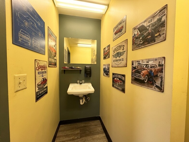 More Photos Of 8 Highway 19 N, Inglis Warehouse For Sale