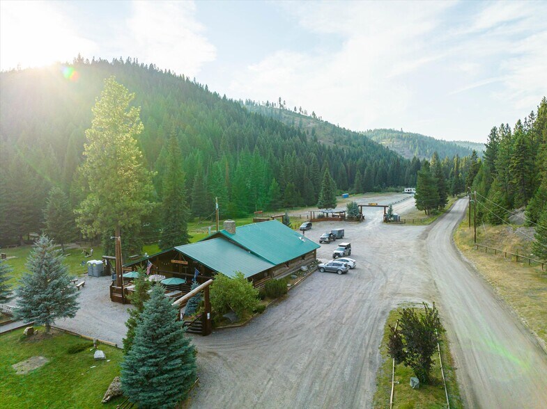 More Photos Of 7000 Graves Creek Rd, Lolo Bar For Sale
