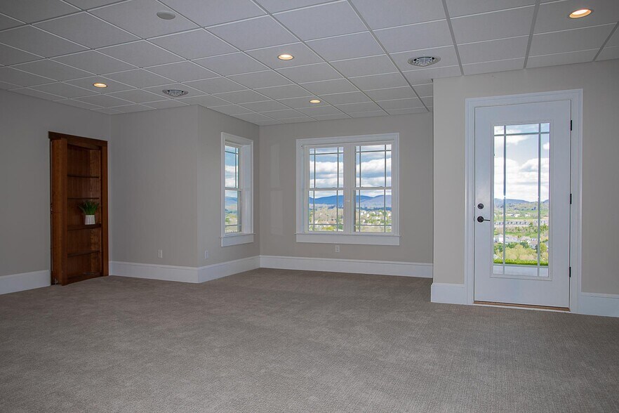 More Photos Of 243 Barrenridge rd, Staunton Specialty For Sale