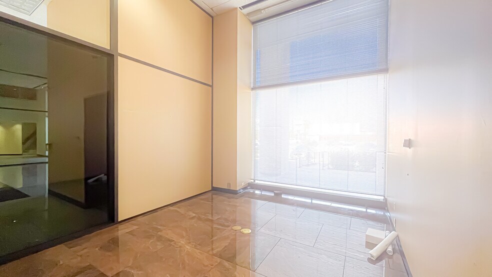 More Photos Of 9525 Bissonnet St, Houston General Retail For Lease