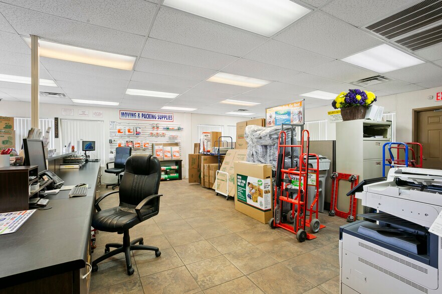 More Photos Of 13551 W Glendale Ave, Glendale Self Storage For Sale