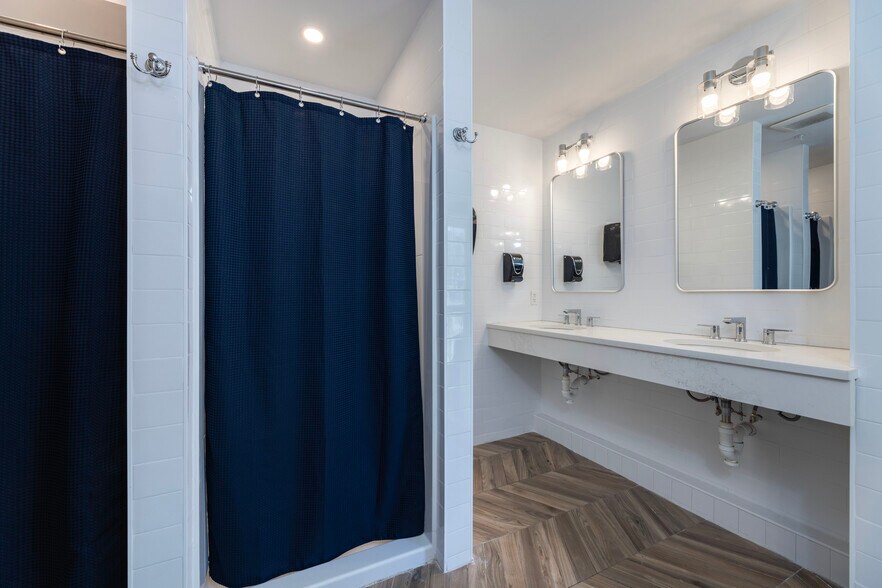 More Photos Of 85 Ocean Ave, New Shoreham Restaurant For Sale