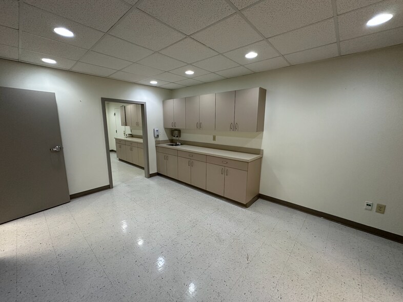 More Photos Of 4866-4874 Wunnenberg Way, West Chester Medical For Lease
