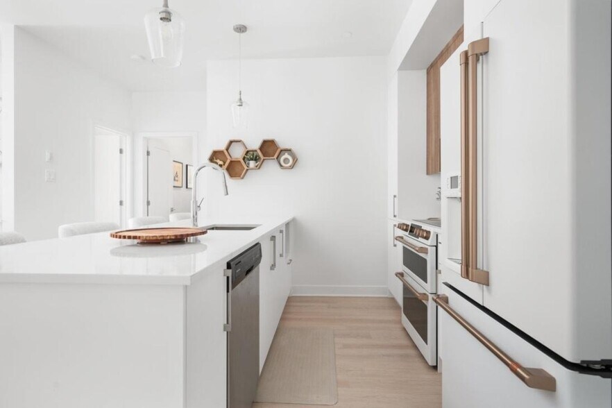 More Photos Of 13575 Rue Du Médoc, Mirabel Apartments For Sale