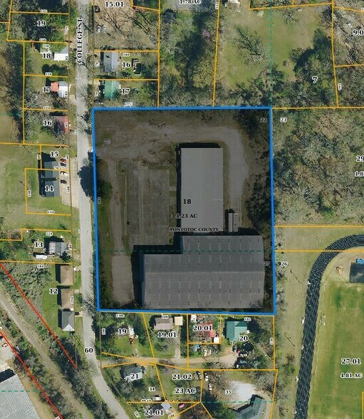 More Photos Of 130 N College St, Pontotoc Warehouse For Lease