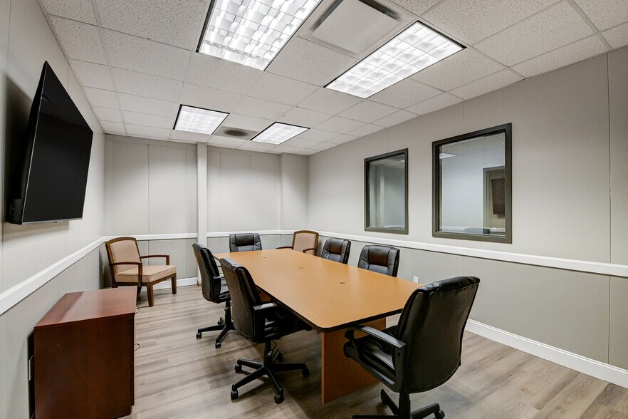 More Photos Of 9635 Southern Pine Blvd, Charlotte Coworking Space