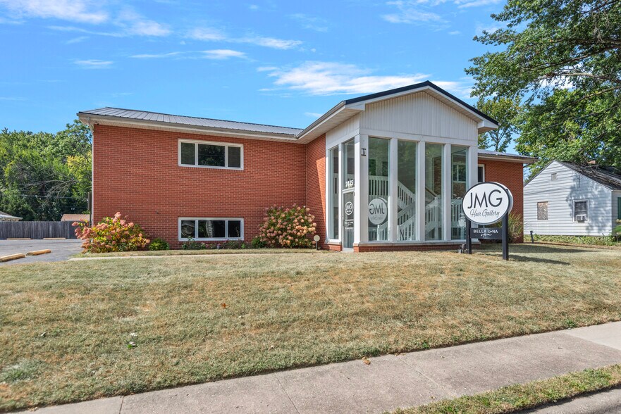 Primary Photo Of 2445 S 5th St, Springfield Office For Sale