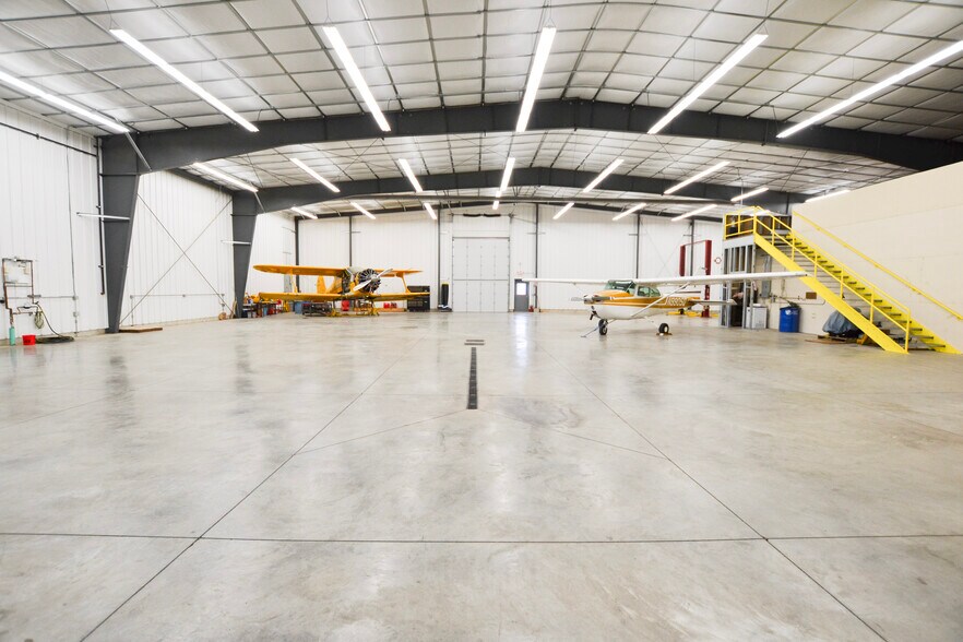 More Photos Of 113 Gulf Stream dr, Lewistown Service For Sale