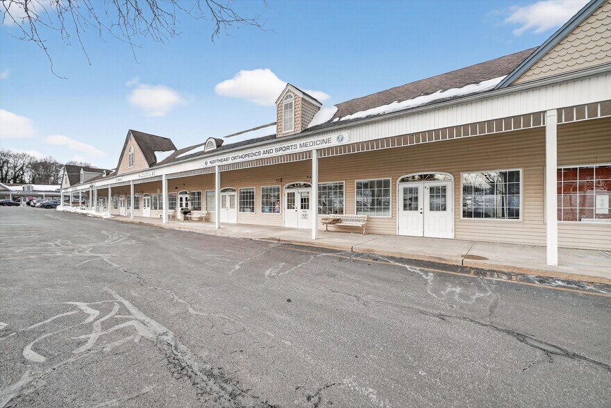 More Photos Of 24-26 Liberty Square Mall, Stony Point Office For Sale