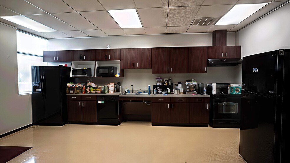 More Photos Of 15310 Park Row, Houston Office For Lease