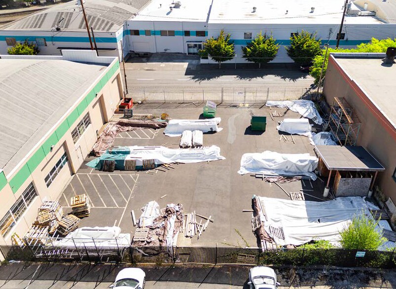 More Photos Of 2353 NW 21st Pl, Portland Warehouse For Lease
