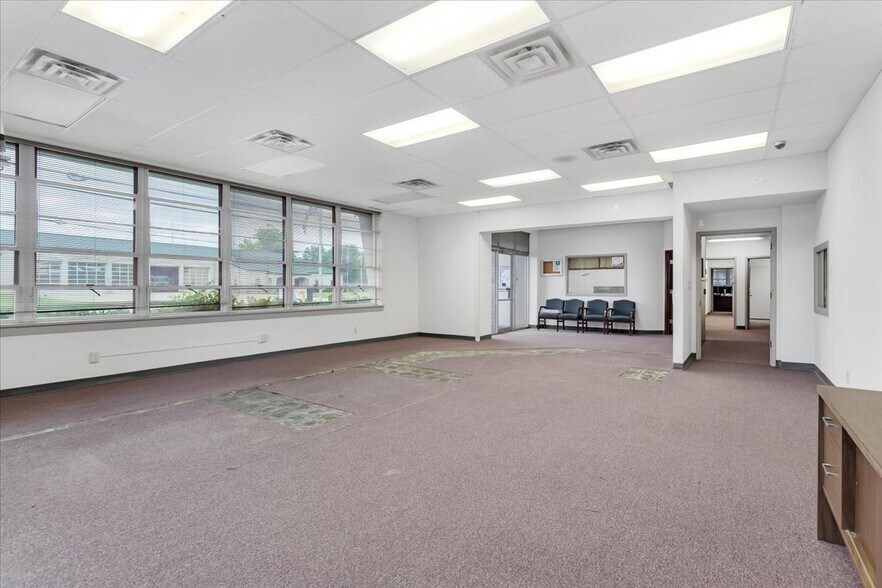 More Photos Of 1485 N Main St, Paris Land For Sale